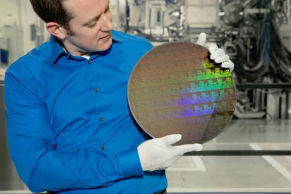 intel又哭了:三星成功开发5nm工艺制程,能耗仅目前四分之一 intel又哭了:三星成功开发5nm工艺制程,能耗仅目前四分之一